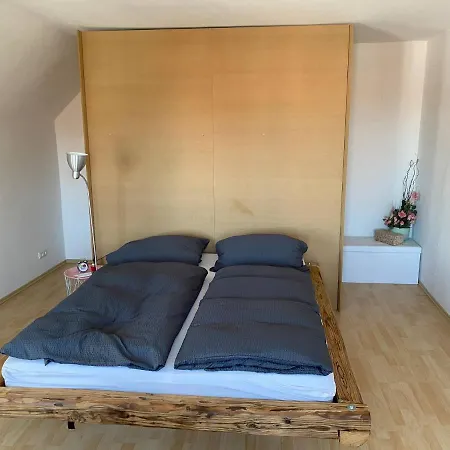In - Schlummern Wie Dornroschenrapunzel Im Schlosschen *